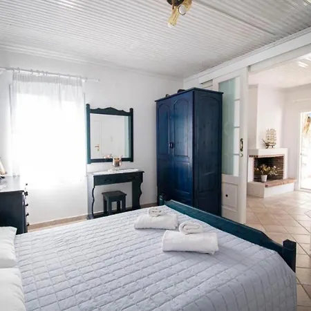 Cycladic Stone House By The Sea Holiday home *