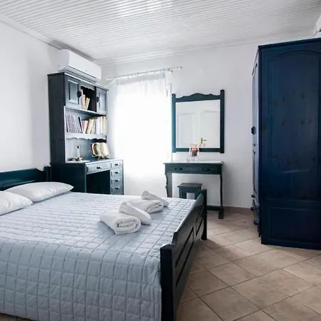 Cycladic Stone House By The Sea Nyaraló