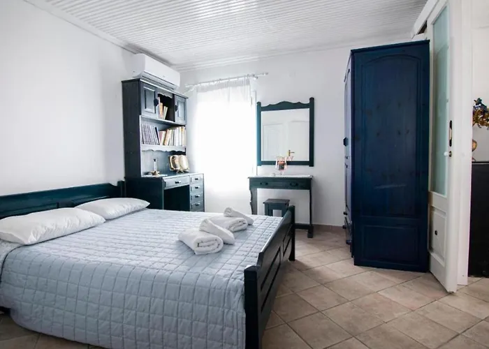 Cycladic Stone House By The Sea Dom wakacyjny